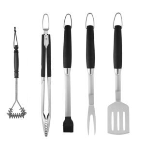 The commercial grade 5-Piece grilling set inclues spatula, fork, basting brush, tongs and grill cleaning brush.